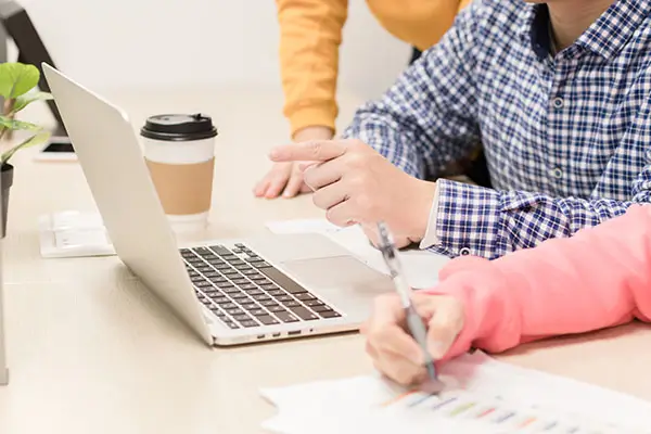 附近美食王府在哪里